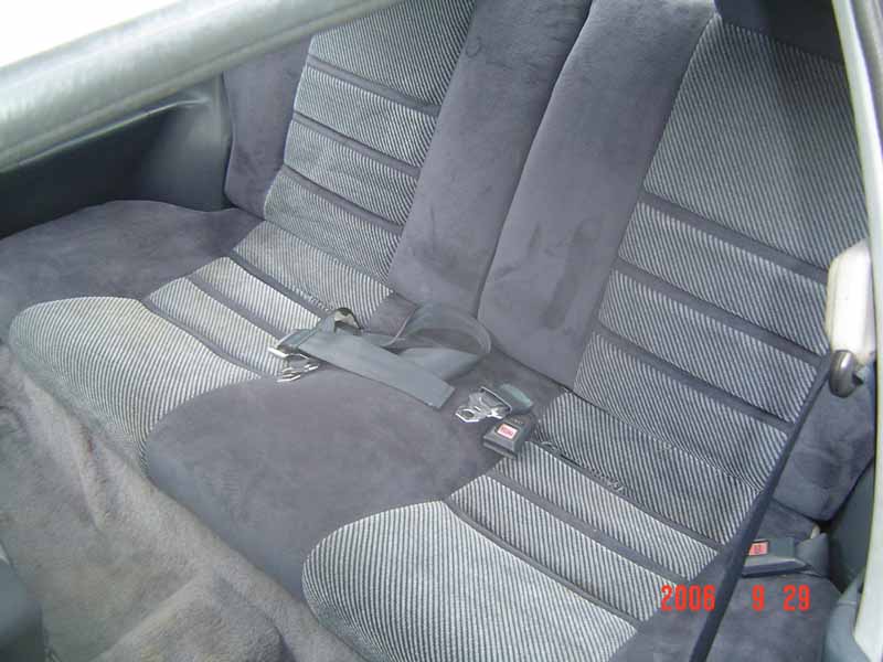 r.rear.seat
